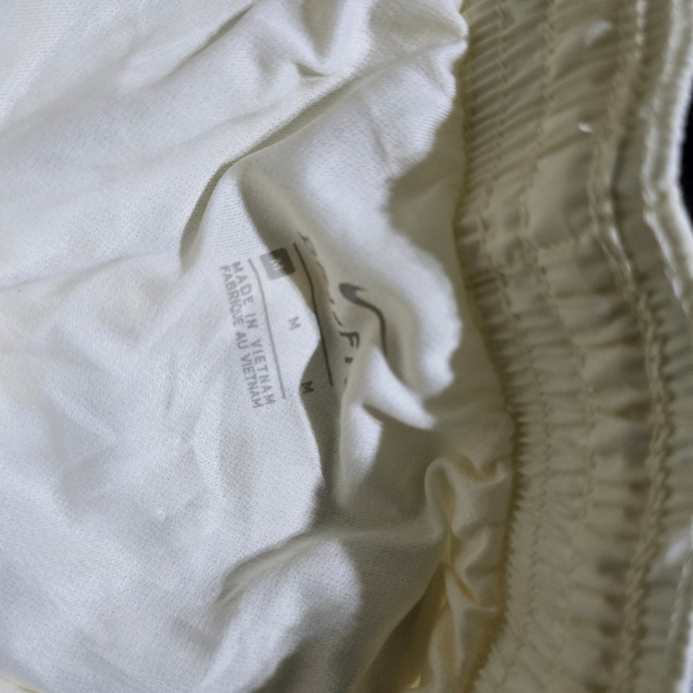 Nike Running Shorts Womens Size M Yellow CZ9626-113 Dri-FIT Mesh Panel Active - Picture 2 of 8